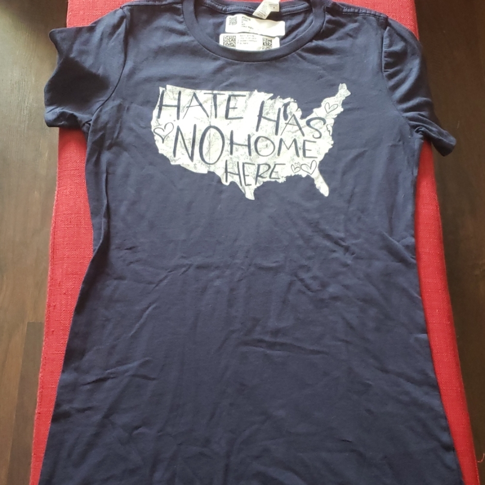 Women's Size M navy blue t shirt